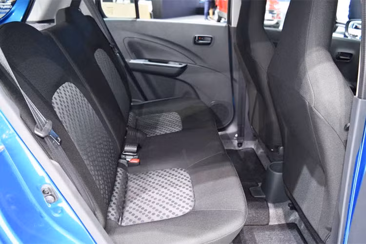 Trước thời điểm được bán ra chính thức trong năm 2018 này, Suzuki Celerio được nhiều chuyên gia nhận định sẽ khó tạo nên được điều kỳ diệu khi gặp phải sự cạnh tranh khốc liệt từ các hãng xe ôtô lớn khác. Nếu đem so sánh với các đối thủ trong nước hiện đang cạnh tranh với đủ các hình thức để lấy doanh số thì chắc chắn Celerio không có cửa.