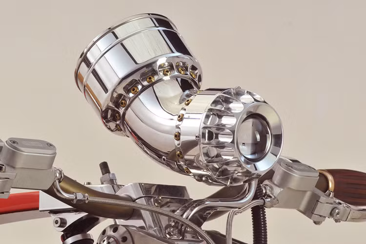 Các chi tiết được thiết kế cầu kỳ ở phần đầu xe cự kỳ bắt mắt.