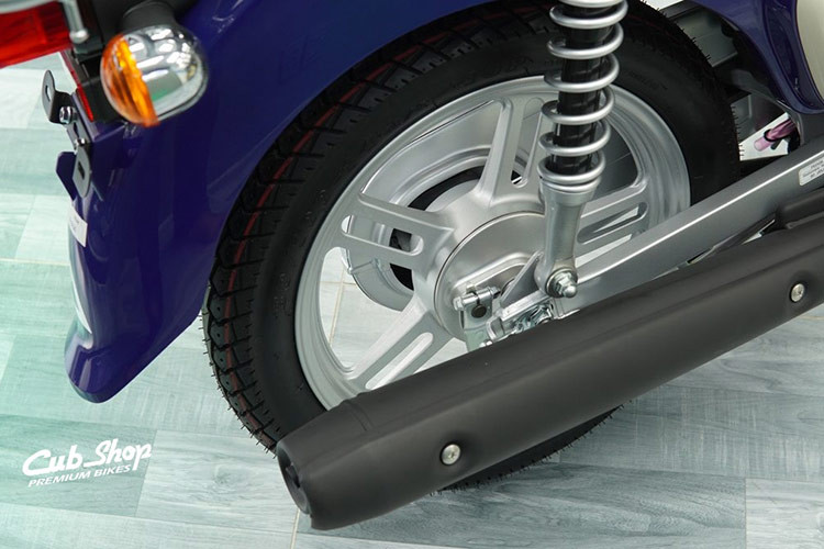 Mẫu xe máy Honda Super Cub 110 Pro 2024 mới này được trang bị khối động cơ 110 cc, phun xăng điện tử Fi, công suất 8 mã lực, mô-men xoắn cực đại 8,8 Nm giống bản thường.