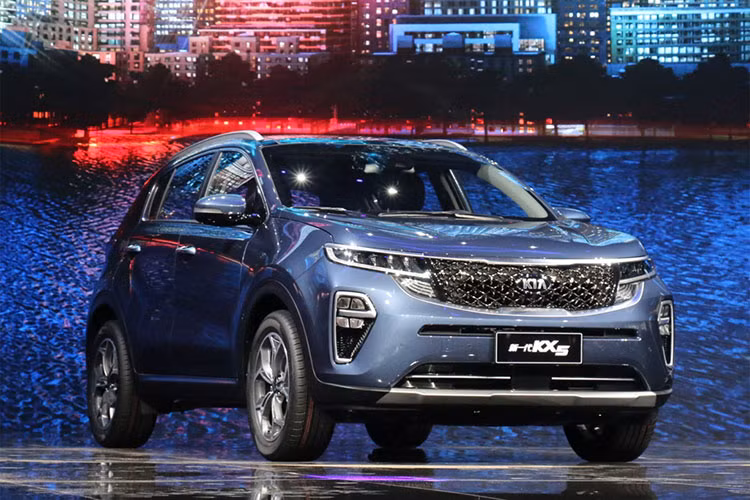 Tại thị trường Trung Quốc, Kia KX5 2019 được phân phối riêng và nó sẽ là đối thủ cạnh tranh của Honda CR-V hay Hyundai Tucson...