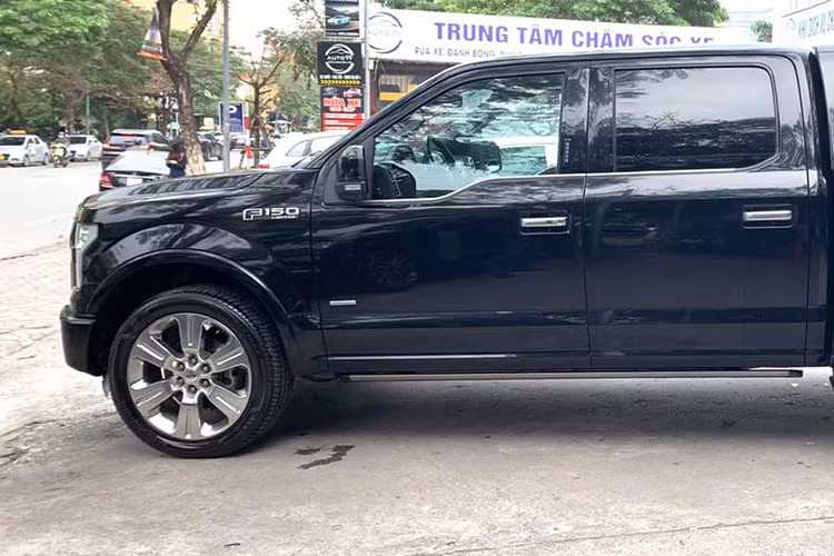 F-150 Limited 2016 sử dụng động cơ 3,5 lít V6 EcoBoost với sức kéo 4.581 kg. Sức mạnh từ động cơ cho công suất 365 mã lực và mô-men xoắn cực đại 570 Nm. Hộp số tự động 6 cấp SelecShift. Ford cho biết, mức tiêu hao nhiên liệu ở mức 13,84 lít/100 km trên đường đô thị, 9,8 lít/100 km đường cao tốc và 11,76 lít đường hỗn hợp. 