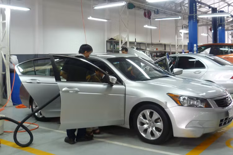 Mục cuối cùng này dành cho những người có ý định mua xe ôtô cũ. Nhiều tài xế sẽ tân trang lại, làm xe nhìn có vẻ mới mẻ bên ngoài để bán mà che giấu lịch sử bị ngập nước. Vì vậy, tốt nhất nên mua xe cũ khi biết rõ lịch sử của xe, nếu không cần kiểm tra ở một cơ sở uy tín.