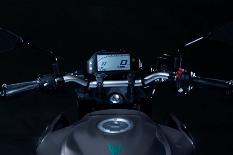 Ngoài việc điều chỉnh động cơ và cập nhật các màu sắc thì các trang bị khác trên Yamaha MT-25 2025 thế hệ mới vẫn giữ nguyên như phiên bản ở hiện tại. Mẫu xe mang phong cách naked-bike đặc trưng cho nhu cầu di chuyển trên đường phố.