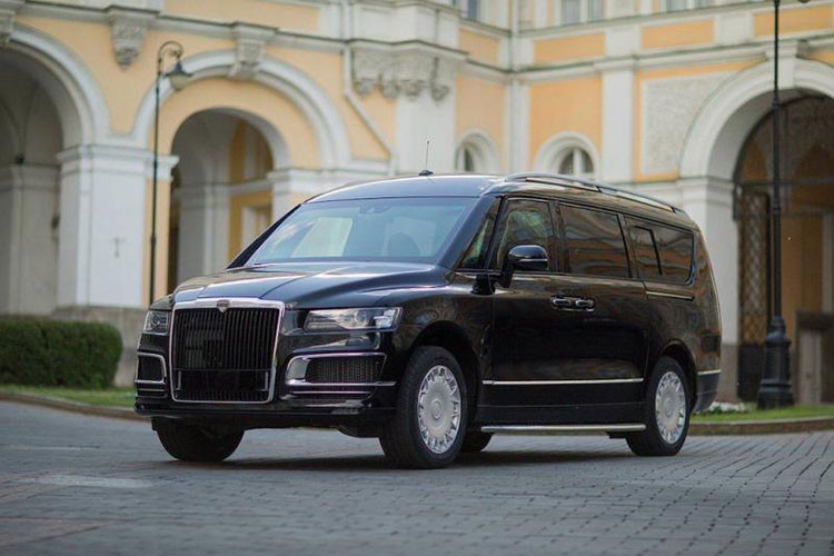 Dự kiến, những chiếc xe minivan Aurus Arsenal mới này sẽ chính thức được bán ra thị trường vào cuối năm nay. Hiện giá xe minivan Aurus Arsenal vẫn chưa được công bố, nhưng chắc chắn nó sẽ không hề rẻ.