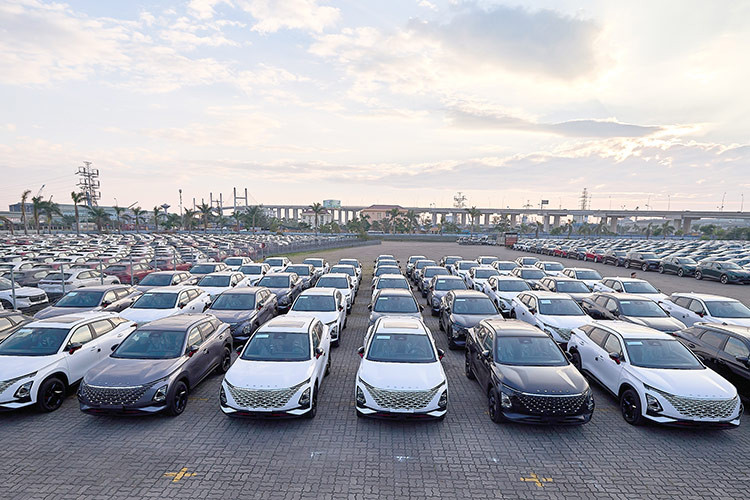 Nằm bên dưới nắp ca-pô của Omoda C5 tại Việt Nam là động cơ xăng 4 xi-lanh, tăng áp, dung tích 1.5L với công suất tối đa 145 mã lực và mô-men xoắn cực đại 210 Nm. Động cơ đi với hệ dẫn động cầu trước và hộp số CVT.