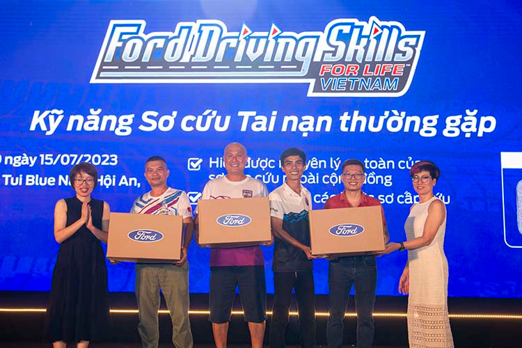 Hang tram xe Ford Ranger co mat tai Le hoi ban tai Viet Nam 2023-Hinh-3