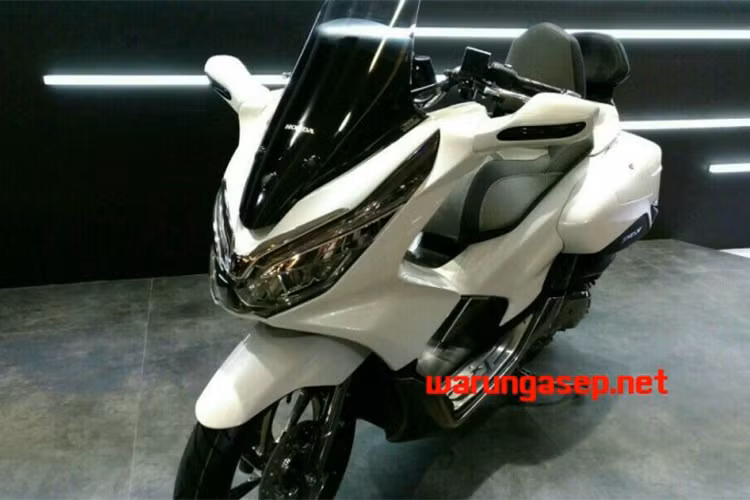 Hiện tại, Honda PCX 150 Touring concept vẫn chưa được công bố thông số cụ thể. Hãng xe máy Nhật Bản cũng chưa đưa ra kế hoạch đưa mẫu xe này vào sản xuất đại trà hay không. Nếu có thì đây quả thực là tin vui với các tín đồ của Honda nói chung người hâm mộ xe ga touring.