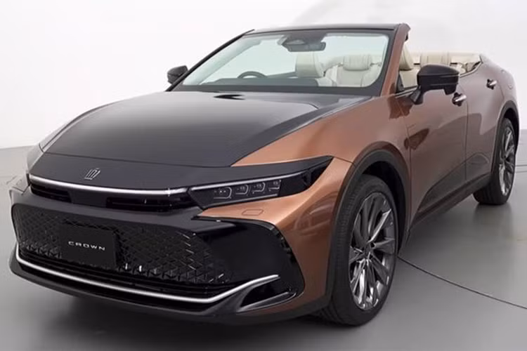 Với những người mong muốn sở hữu chiếc xe mui trần độc đáo này, đại diện Toyota cho biết hiện công ty chưa có ý định phát triển phiên bản thương mại của Crown mui trần.