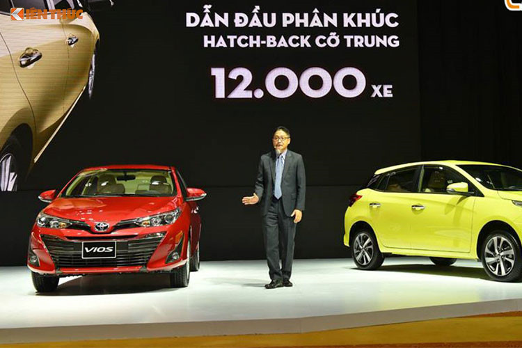 Dẫn đầu loạt xe bán chạy nhất tháng 9/2018, mẫu sedan Toyota Vios 2018 tiếp tục giữ “ngôi vương” khi đã có tới 2.338 chiếc được chuyển tới tay khách hàng. Đây không phải là điều khó đoán khi phiên bản mới của mẫu xe này trước khi ra mắt đã được dự đoán tăng mạnh về doanh số.