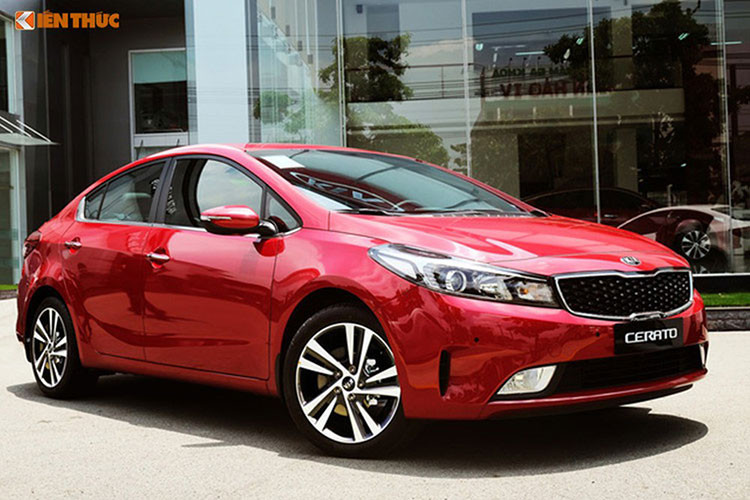 Mẫu sedan Kia Cerato với doanh số 1.189 xe trong tháng bừa qua, cao hơn doanh số tháng trước. Được biết, phiên bản giá rẻ của mẫu xe này sau khi ra mắt tại Việt Nam đã giúp doanh số của Kia tăng mạnh.