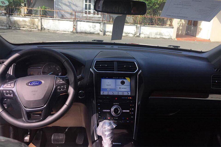 Xe tiếp tục được trang bị động cơ xăng tăng áp 2.3L Ecoboost 4 xylanh thẳng hàng, sản sinh công suất cực đại 273 mã lực tại 5.600 vòng/phút và mô-men xoắn tối đa 420 Nm tại 4.000 vòng/phút. Kết hợp với hộp số tự động 6 cấp SelectShift là hệ thống dẫn động 2 cầu chủ động toàn thời gian 4WD và các tính năng hỗ trợ offroad...