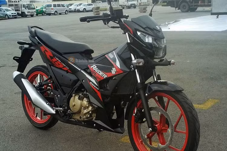 Được biết, mẫu xe Suzuki Raider 150 FI phiên bản mới này sẽ được Việt Nam Suzuki chính thức giới thiệu vào cuối tháng 10/2016. Hiện các thống số kỹ thuật và giá bán chính thức vẫn chưa được tiết lộ cụ thể.