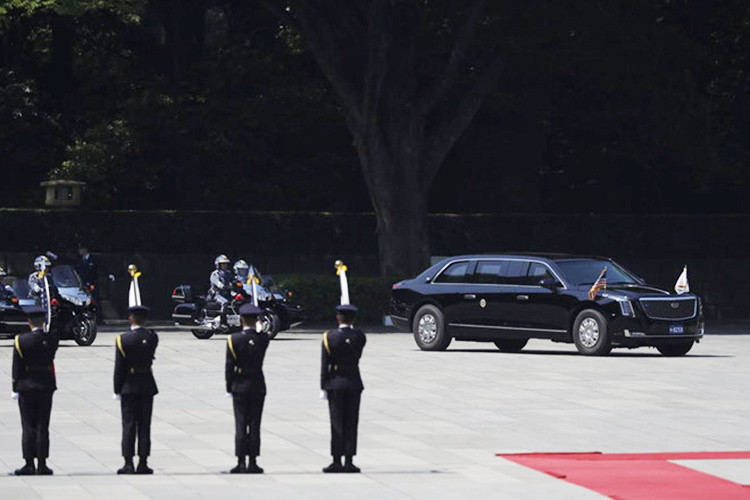 Sau khi siêu xe Cadillac The Beast 2.0 thế hệ mới "chậm chân" đến Việt Nam trong sự kiện Hội nghị thượng đỉnh Mỹ - Triều lần 2 ở Hà Nội vào hồi đầu năm nay, cuối cùng The Beast 2.0 cũng đã xuất hiện lần đầu tiên tại một nước Châu Á khi có mặt trong đoàn hộ tống Tổng thống Donald Trump sang thăm Nhật Bản từ ngày 25/5.