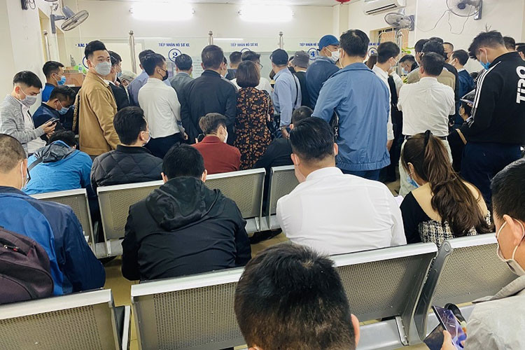 Un un di dang ky xe nhung ngay dau giam phi truoc ba-Hinh-2