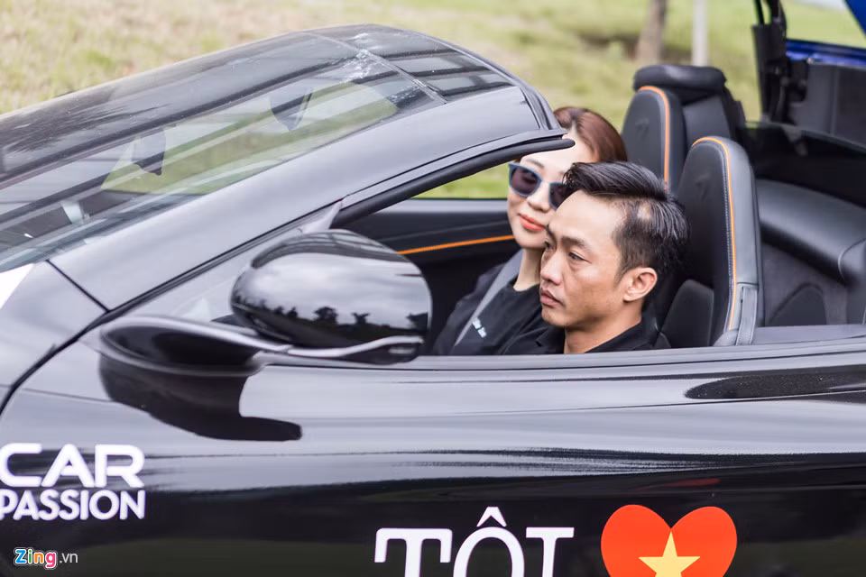 Cường đô la sử dụng siêu xe McLaren 650S Spider để tham gia chặng này thay cho chiếc Porsche GT3 RS.