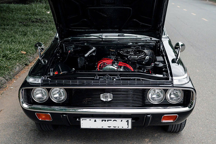 Sau khi hoàn thiện, chiếc Toyota Crown 1972 đã đăng kiểm thành công và sẵn sàng sử dụng hàng ngày. Đây được xem là chiếc sedan Toyota Crown huyền thoại hiếm hoi, có tuổi đời hàng chục năm vẫn còn lăn bánh ngon lành và đầy đủ giấy tờ hợp lệ đang hiện hữu.