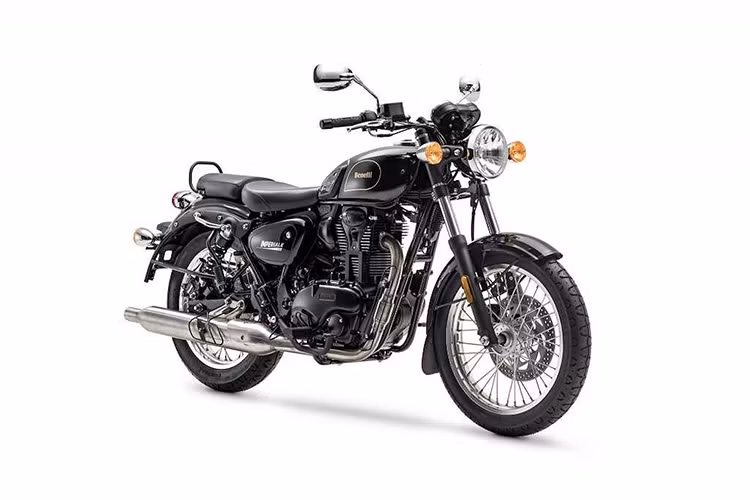  Môtô Benelli Imperiale 400 là mẫu xe retro cho những người yêu thích phong cách cổ điển có thiết kế nhã nhặn, lịch thiệp vừa được hé lộ với mức giá cạnh tranh đã chính thức được đề cập về thời sẽ đổ bộ về Việt Nam khoảng nửa đầu 2019, với mức giá khoảng hơn 100 triệu đồng.