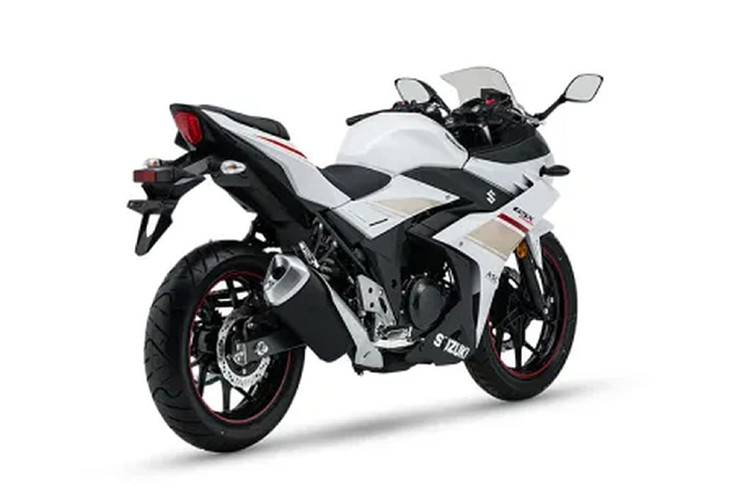 Một nâng cấp khác trên mẫu xe Sportbike cỡ nhỏ Suzuki GSX-250R 2024 cũng quan trọng cho quá trình vận hành đó là bộ ly hợp chống trượt (ASC) - trang bị phổ biến cho nhiều mẫu xe môtô hiện nay.