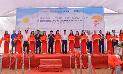 Hyundai Thanh Cong khanh thanh diem truong tieu hoc Nghe An