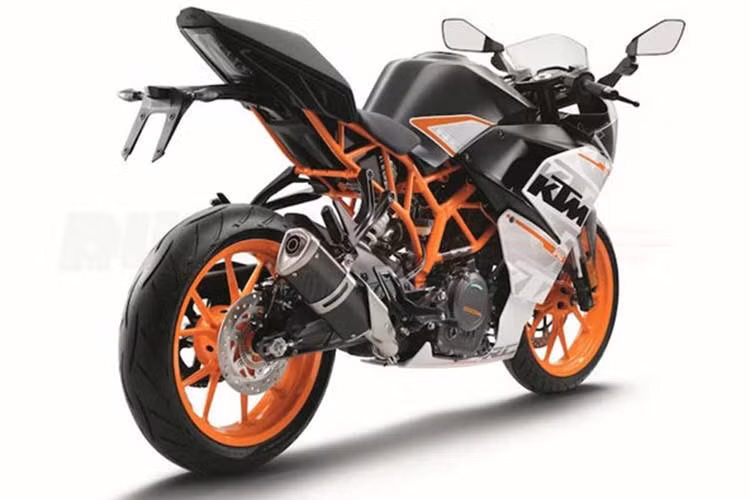 Sức mạnh của xe đến từ khối động cơ xylanh đơn, dung tích 373cc, làm mát bằng dung dịch, sản sinh công suất 43 mã lực và mômen xoắn cực đại 35 Nm. Một điểm khá đặc biệt là yên sau của xe có thiết kế mô phỏng yên solo, giúp tăng tính thể thao của xe. Hiện tại giá xe KTM RC 390 đang được niêm yết ở mức 149 triệu đồng. 