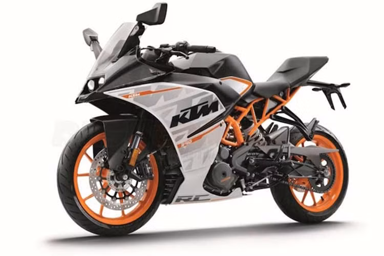 Sau khi được KTM điều chỉnh giá từ 155 xuống 149 triệu, KTM RC 390 cũng sẽ được chọn để trở thành một trong những mẫu mô tô có giá hợp lý cho người mới bắt đầu làm quen với xe phân khối lớn. Được thiết kế dựa trên khung gầm và động cơ của KTM Duke 390, mẫu RC 390 mang đến phong cách mới thể thao và gọn gàng hơn nhờ thiết kế sport bike.
