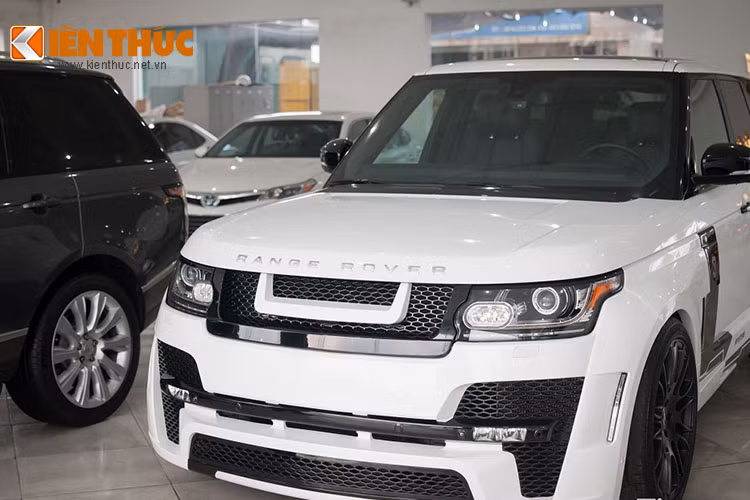 Hamann Range Rover Mystere hầm hố như một cỗ xe tăng Đức với vẻ mặt đầy hăm dọa. Xe có mực tiêu thụ nhiên liệu 11-13 lít/100 km.