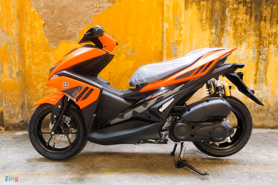 NVX 155 cam mờ có giá bán 52,7 triệu đồng, tương đương với các phiên bản đặc biệt khác.