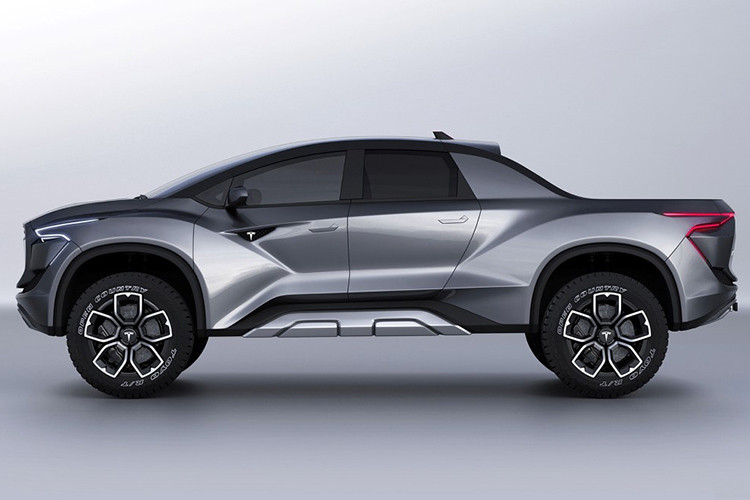 Tuy nhiên, trong cuộc họp cổ đông thường niên năm 2019 của hãng Tesla mới đây, CEO Elon Musk đã hé lộ thêm một số thông tin về mẫu xe bán tải được cho là đối thủ của Ford F-150 và Chevrolet Silverado. Theo đó, ông Musk đã miêu tả Tesla Pickup như "một trong những mẫu xe tuyệt nhất mà tôi đã từng nhìn thấy".