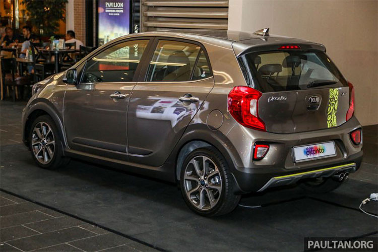 Tương tự hai phiên bản KX-Line và GT-Line, Kia Morning X-Line vẫn sở hữu các công nghệ an toàn như hệ thống chống bó cứng phanh ABS, trợ lực phanh BAS, cân bằng điện tử ESC và kiểm soát ổn định thân xe VSM. Cùng với đó, tuỳ chọn tính năng tự động phanh khẩn cấp AEB là điểm mới ở phiên bản lần này. 