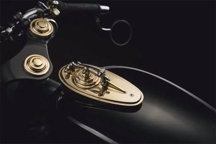 Yamaha XS650 là một trong những môtô tiên tiến nhất trên thế giới khi nó được sản xuất vào năm 1968. Xe được trang bị động cơ SOHC. Có 2 thiết kế chủ yếu của XS650 là phiên bản tại Nhật được cải tiến và phiên bản được sản xuất ở Anh.