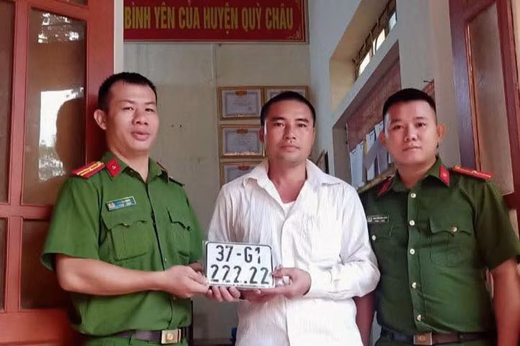 Mua Honda Wave tang vo, thanh nien Nghe An trung bien 
