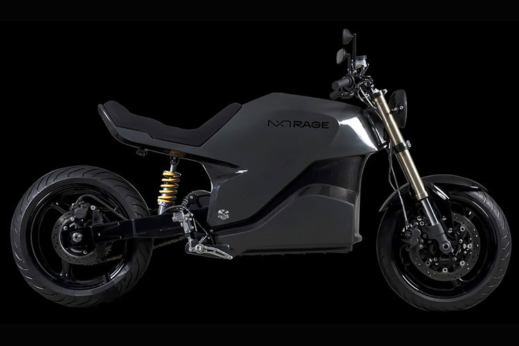Những người yêu xe có thể dễ dàng nhận ra cặp mâm 3 cánh đã được lấy từ một đời Suzuki GSX-R nào đó, trong khi hệ thống treo và phanh cũng không phải là loại cao cấp và cũng tận dụng từ các dòng mô tô thương mại khác nhau. Đó cũng là một phần lý do khiến NXT có thể tự tin thu tiền đặt cọc 950 Euro và khá chắc chắn sẽ bắt đầu giao những chiếc Rage đầu tiên tới tay khách hàng vào mùa hè này, dù phải tới khoảng cuối mùa xuân 2019 hãng mới công bố cấu hình cuối cùng của nó.