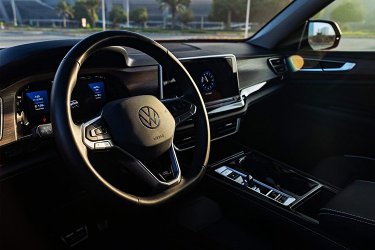 Mặc dù có chung nền tảng với Skoda Kushaq - mẫu xe đã ra mắt tại Ấn Độ, nhưng Tera không sử dụng chung các tấm thân xe với người anh em đến từ Cộng hòa Séc. Thay vào đó, Volkswagen đã phát triển một thiết kế riêng với nhiều đường nét quen thuộc từ các mẫu SUV khác của hãng, khiến Tera có diện mạo như một phiên bản thu nhỏ của Tiguan.