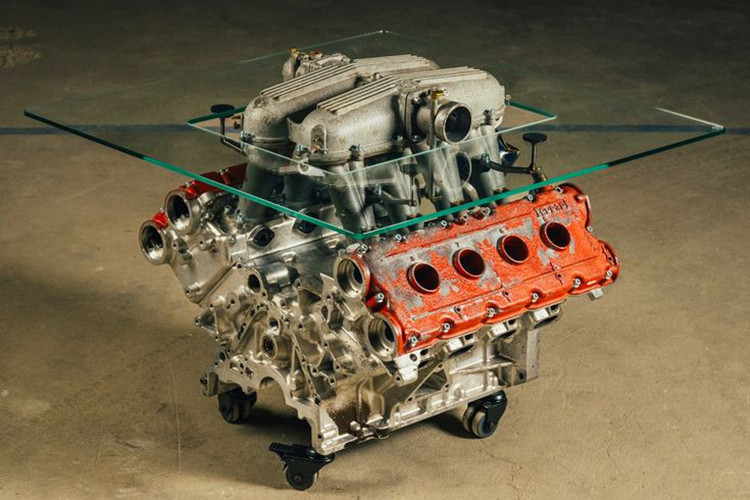 Trên thực tế, với mức giá bán ra của chiếc bàn cà phê động cơ V8 của Ferrari này, bạn có thể đỗ một chiếc BMW M3 G80 đã qua sử dụng trong lối đi riêng của mình thay vì, chọn chiếc bàn cà phê làm từ cổ máy V8 hút khí tự nhiên F136 4,5 lít của Ferrari 458 Italia.