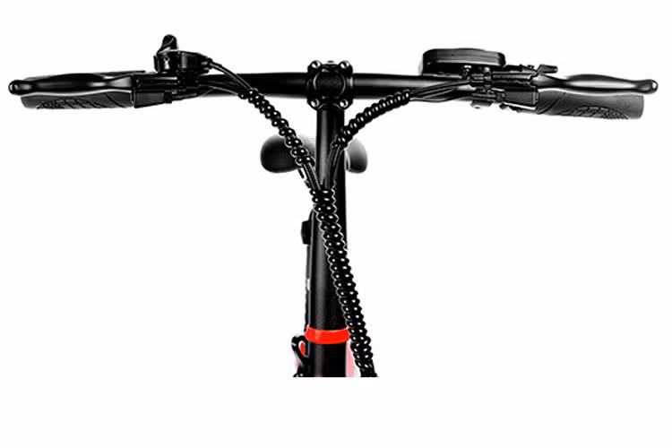 Mẫu xe đạp điện Ducati MG-20 2021 mới sở hữu bộ khung, vành bánh và phuộc được làm từ Ma-gie siêu nhẹ. Sở hữu trọng lượng nhẹ và kích thước tổng thể nhỏ gọn, đây sẽ là mẫu xe điện phù hợp dành cho lứa tuổi từ 8 đến 15 tuổi để có thể sử dụng tốt trong điều kiện đường phố.