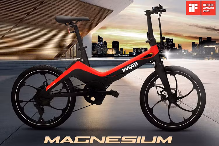 Mặc dù có giá bán khá cao, nhưng với thương hiệu Ducati cùng độ hoàn thiện cực cao của chiếc xe, giá bán này sẽ không là rào cản cho các bậc phụ huynh "mê" Ducati muốn tặng quà cho con mình trong thời gian tới.