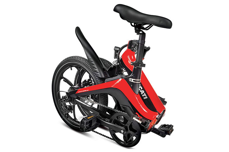 Theo đó, những chàng trai đến từ Borgo Panigale cùng chiếc xe Ducati MG-20 mới đã hoàn thiện dòng xe điện đường phố với những mẫu xe trước đó như SCR-E và SCR-E Sport.