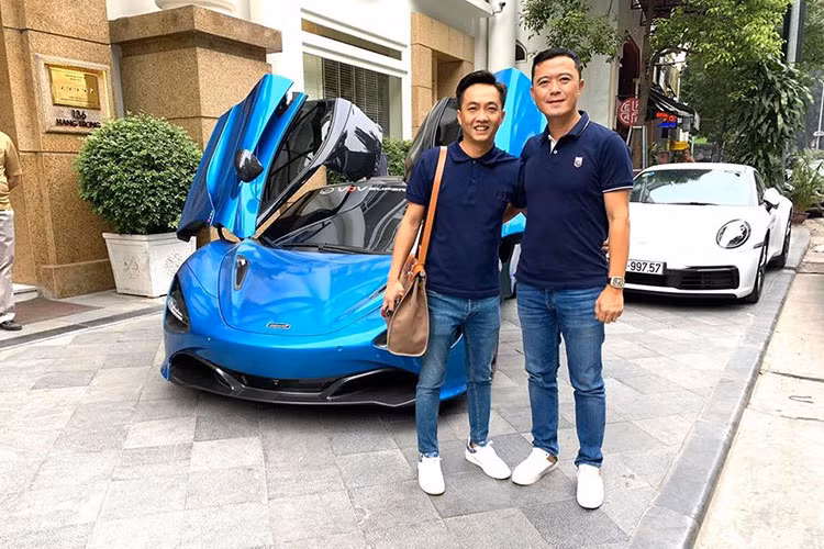 Ở hành trình Hà Nội - Sapa, Cường Đô la và Đàm Thu Trang có thêm hai người bạn di chuyển cùng mình để cho vui vẻ. Trong đó, trưởng đoàn Car Passion đã có mặt tại Hà Nội và cầm lái siêu xe McLaren 720S từng thuộc sở hữu của mình nhưng đã bán lại cho một chủ nhân ở Hà Nội.