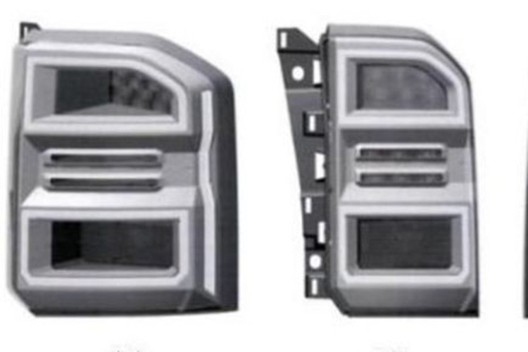 Theo hình ảnh các chi tiết của xe, có thể thấy mẫu Land Cruiser Prado được đăng ký tại Việt Nam có thiết kế giống bản mới được công bố tại Nhật cách đây khoảng 2 tuần. Điều này cho thấy mẫu xe sắp bán tại Việt Nam có thể được nhập khẩu từ Nhật.