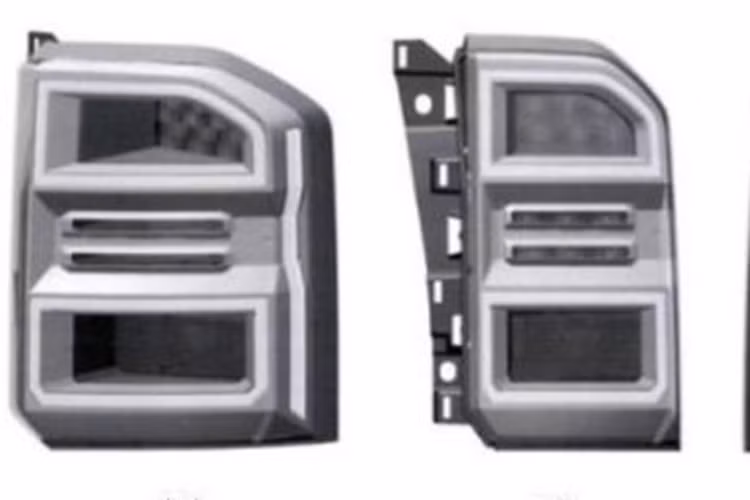 Theo hình ảnh các chi tiết của xe, có thể thấy mẫu Land Cruiser Prado được đăng ký tại Việt Nam có thiết kế giống bản mới được công bố tại Nhật cách đây khoảng 2 tuần. Điều này cho thấy mẫu xe sắp bán tại Việt Nam có thể được nhập khẩu từ Nhật.