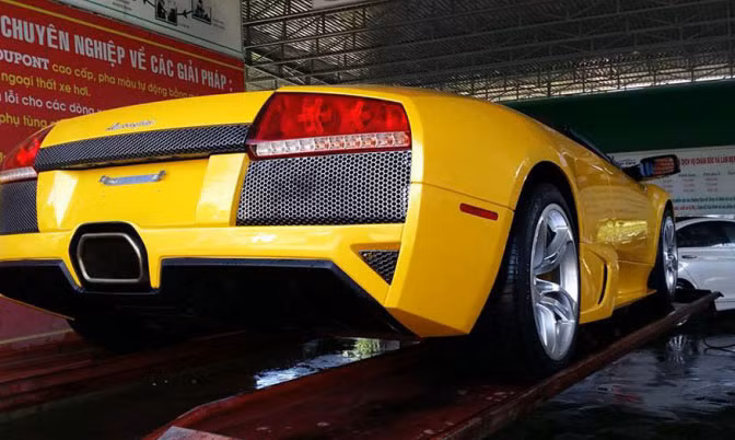 Sieu bo Murcielago LP640 tai Viet Nam lai bo pho len rung