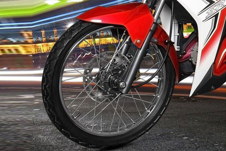 Điểm khác biệt giữa ba phiên bản của Bonus 2018 nằm ở vành và phanh. Trong khi phiên bản tiêu chuẩn trang bị vành nan phanh trống thì phiên bản E Bonus 110 H trang bị vành đúc phanh trống, phiên bản cao cấp nhất Bonus 110 SR được trang bị vành đúc phanh đĩa.