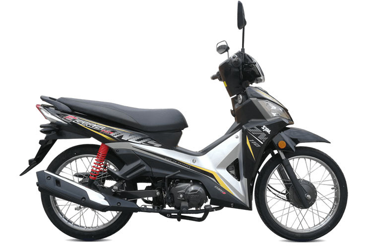 Dù SYM E Bonus 110 mới có ba phiên bản khác nhau nhưng cả ba đều được trang bị động cơ xylanh đơn, dung tích 108 cc, làm mát bằng gió, sản sinh công suất 7,1 mã lực tại tua 7.500 vòng/phút và mômen xoắn 7,45 Nm 5.500 vòng/phút. Xe sử dụng hộp số côn tự động 4 cấp.