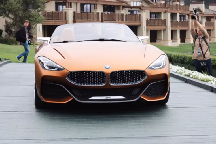 BMW Z4 thế hệ mới đánh dấu sự trở lại phân khúc xe roadster (xe thể thao cỡ nhỏ, hai cửa, mui trần) sau 9 năm bỏ ngỏ của thương hiệu xe hơi xứ Bavaria. Xe sở hữu một dáng vẻ thể thao, linh hoạt với ca-pô dài, chiều ngang rộng, gầm thấp, lưới tản nhiệt rộng và bánh xe đường kính lớn.
