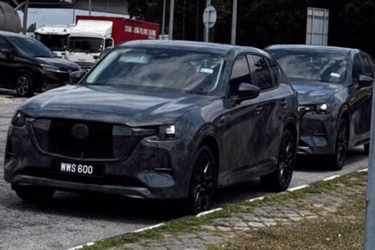 Ra mắt toàn cầu vào tháng 3/2022, Mazda CX-60 hoàn toàn mới là mẫu SUV đầu tiên của Mazda áp dụng nền tảng Skyactiv Multi-Solution Scalable Architecture, cho phép cấu hình động cơ đặt trước và hệ dẫn động cầu sau mang lại trải nghiệm lái khác biệt cho người dùng.