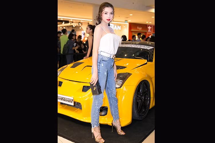 Chiếc 350Z độ này đã quá quen mặt người yêu xe Việt Nam thông qua các lễ hội mô tô, ô tô tại Việt Nam, các sự kiện drift như Vietnam Motobike Festival, Motul Stunt Fest, Drift show. Xe cũng xuất hiện trong bộ phim Tốc Độ và Đường Cong, Gia Sư Nữ Quái và khá nhiều MV ca nhạc.