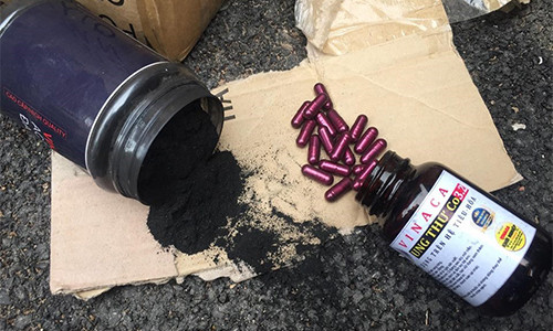 Các viên thực phẩm chức năng hỗ trợ chữa ung thư làm từ than tre.