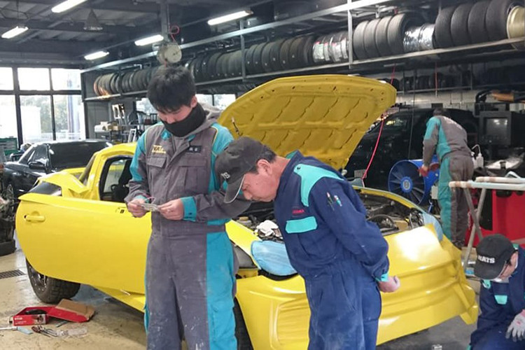 Hình ảnh phác họa của chiếc Lamborghini Urus bán tải được tung ra từ hồi cuối tháng 12/2018. Sau đó, những hình ảnh chụp quá trình biến Toyota 86 thành xe bán tải Lamborghini Urus đã tiếp tục được đăng lên mạng.