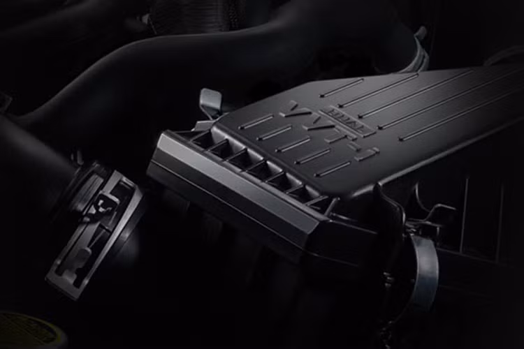 Mẫu xe Toyota Agya 2017 được phân phối tại thị trường Indonesia sử dụng khối động cơ xăng 4 xy-lanh, dung tích 1,2 lít, có công suất tối đa 88 mã lực tại vòng tua máy 6.000 vòng/phút và mô-men xoắn cực đại 108 Nm tại vòng tua máy 4.200 vòng/phút. Hộp số sàn 5 cấp hoặc tự động 4 cấp. 