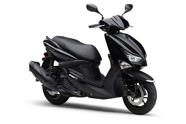 Mức giá xe Yamaha Cygnus Gryphus 2024 tại Nhật Bản từ 336.600 Yên (tương đương khoảng 52,3 triệu đồng). Ở bản 2024, xe vẫn dùng ADN thiết kế của thế hệ trước với những đường nét thể thao thời trang, cùng nhiều lựa chọn màu sắc bao gồm: Cam, Xanh lam, Trắng và Đen...